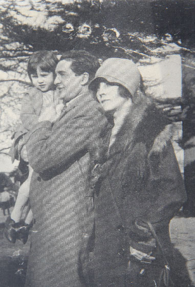 Luigi Alessio (Alex Alexis) con la moglie Caterina e la figlia